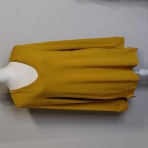 Adrianna Papell Golden Rod blouse top Size Medium textured oversized Papell